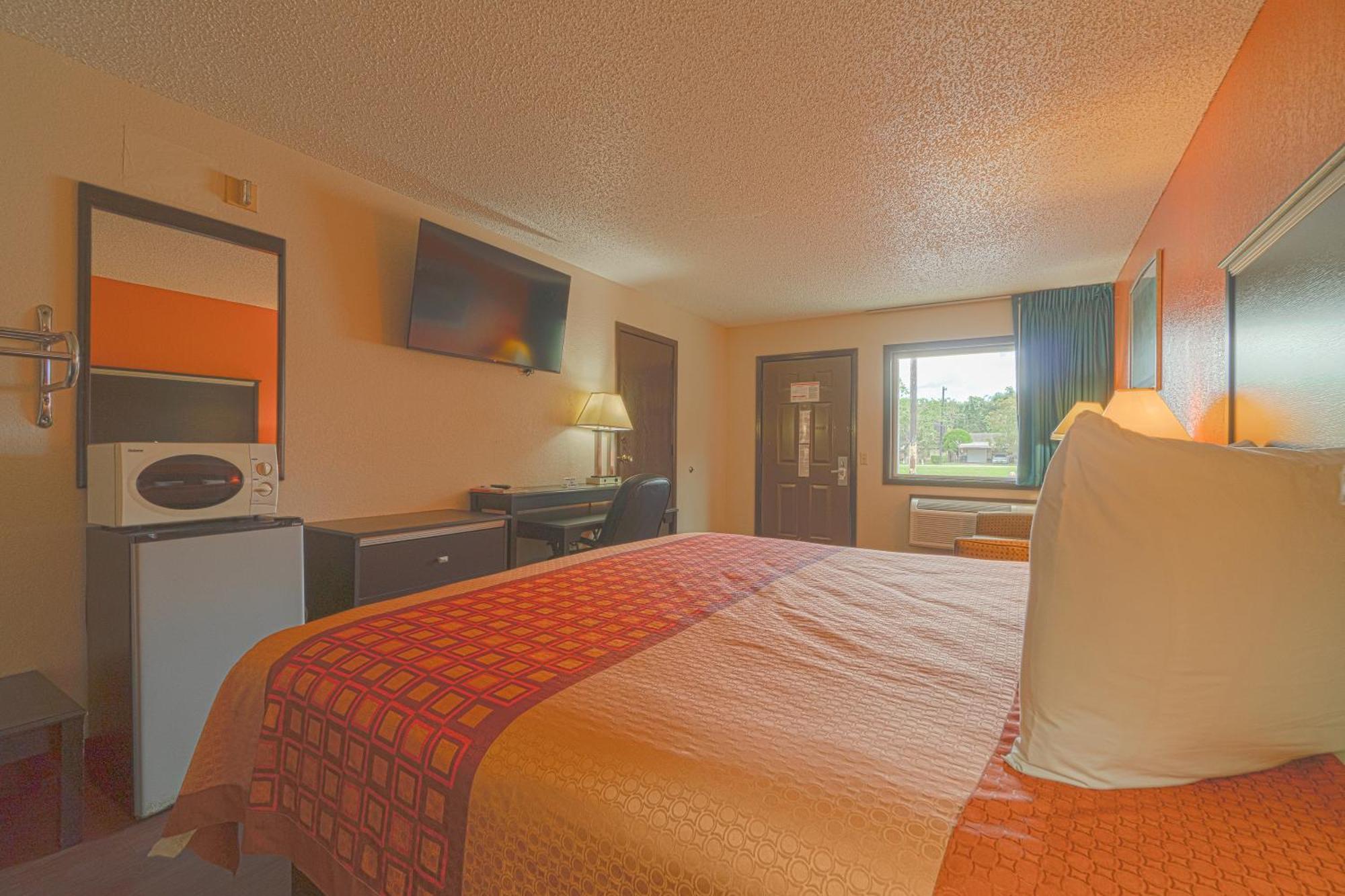 Regency Inn & Suites By Oyo Bay City Tx ภายนอก รูปภาพ