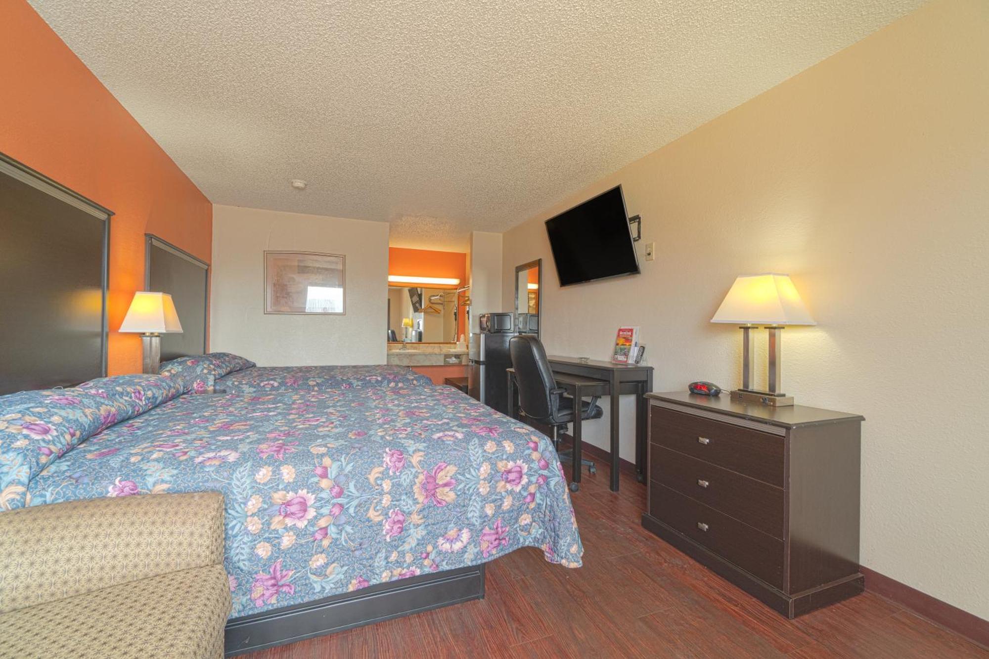 Regency Inn & Suites By Oyo Bay City Tx ภายนอก รูปภาพ