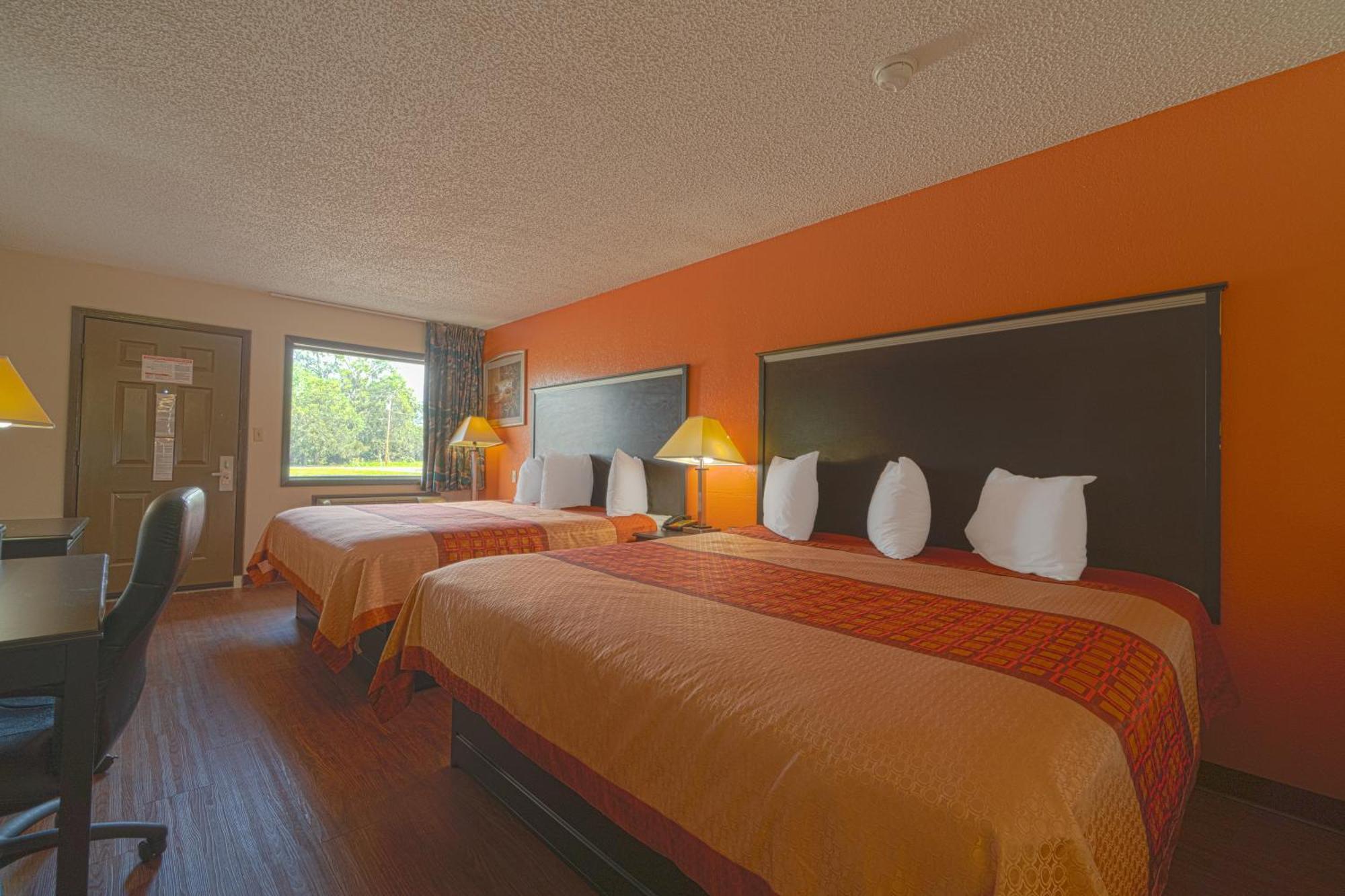 Regency Inn & Suites By Oyo Bay City Tx ภายนอก รูปภาพ